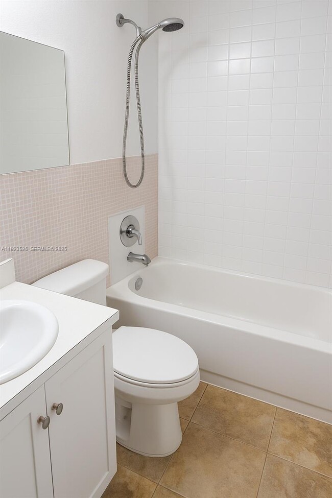 Photo - 1732 Meridian Ave Unit 502