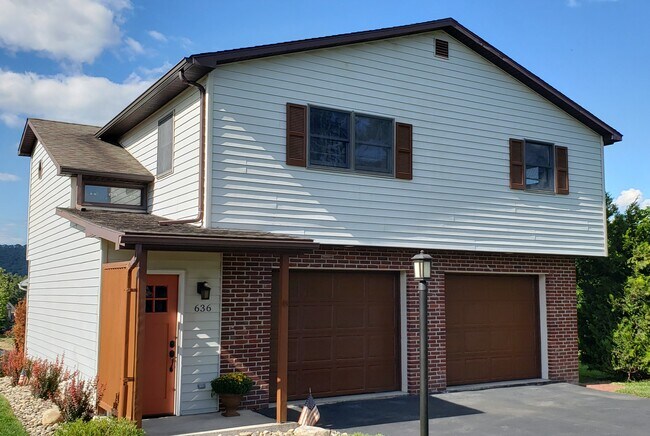 Photo - 636 W Center St Unit Quiet country living