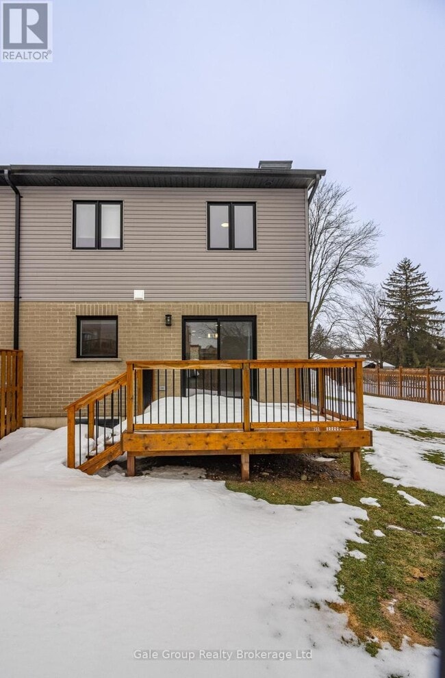 Photo - 261 Pittock Park Rd