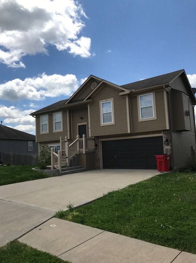 Photo - LOVELY 3 bd / 2.5 ba GRAIN VALLEY HOME -717 SW Tisha Ln, Grain Valley, MO 64029 $1699 - Mid May M...