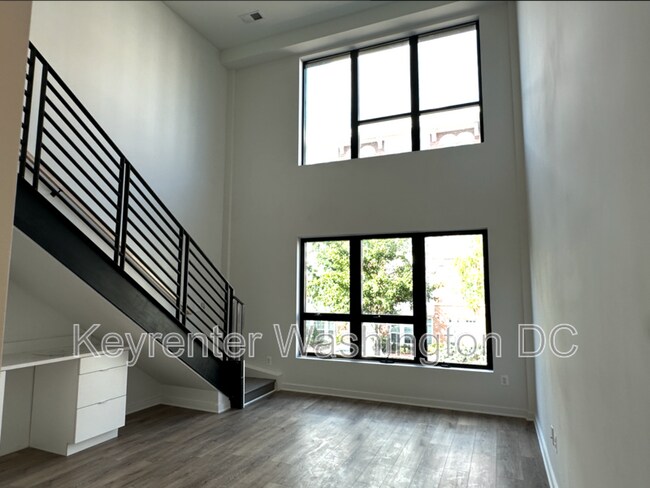 1460 Belmont St NW Unit 301