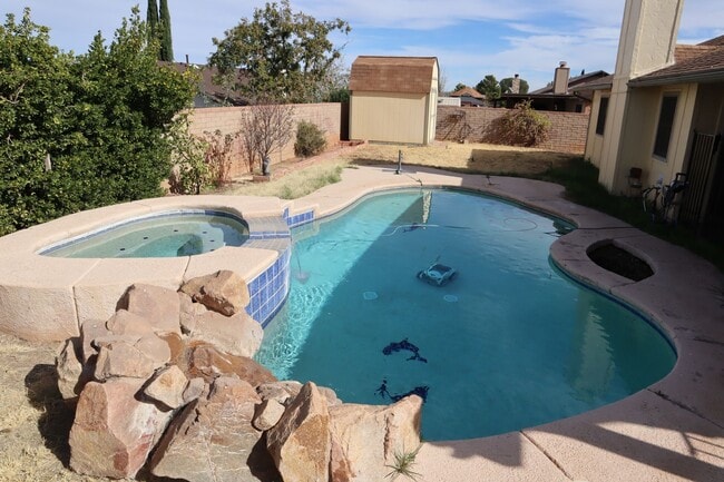 Photo - Beautiful Home with POOL & SPA for relaxing !