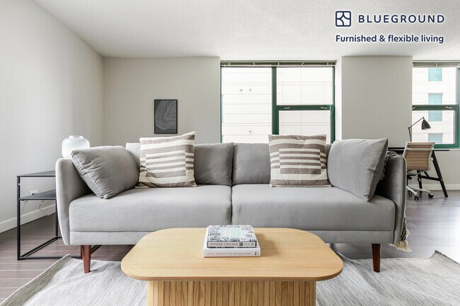 Photo - 77 W Huron St Unidad SI FL9-ID1217