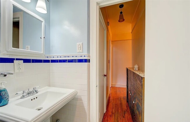 Building Photo - 76-66 Austin St Unit 2O