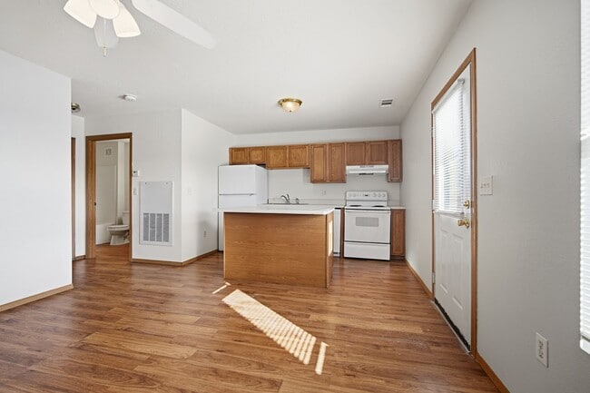 Photo - Main &amp; Veterans Crossing