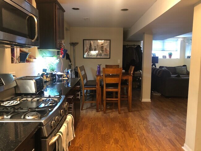 Photo - 2626 N Wilton Ave Unit Gdn