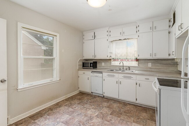 Photo - 1270 Hubbard Ave