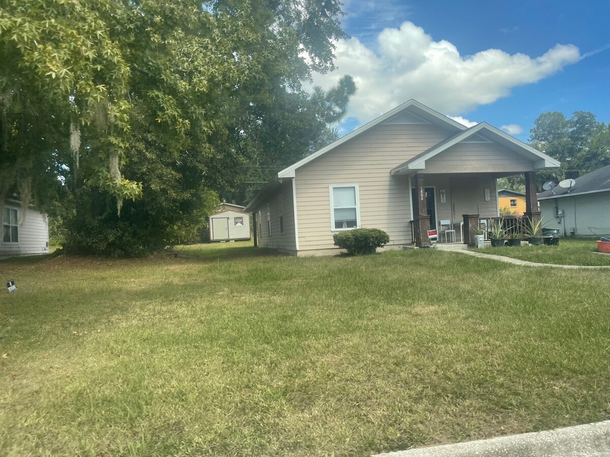 Photo - 1800 SE 14th Ave