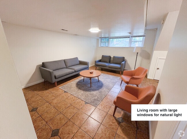 Building Photo - 2820 N Hamlin Ave Unit BSMT Rental