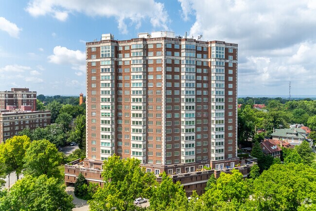 Photo - 1400 Willow Ave