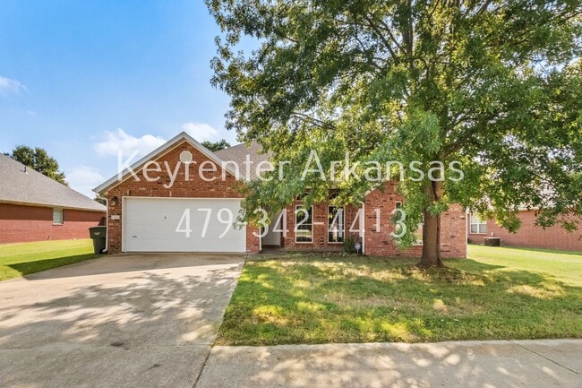 Building Photo - Bright & Beautiful 4 Bedroom Home with Fenced Yard and Modern Upgrades!