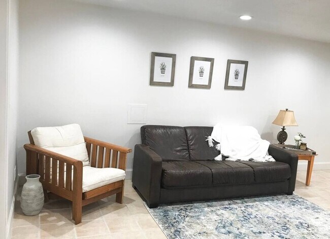 Photo - 3837 Foothill Dr Unit 1