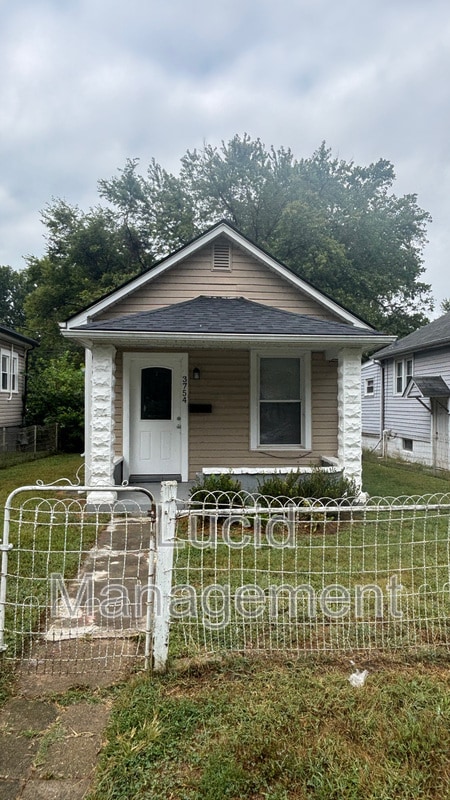Building Photo - 3754 Kahlert Ave Rental