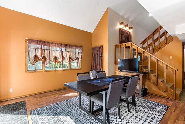 Photo - 412 27th St NW