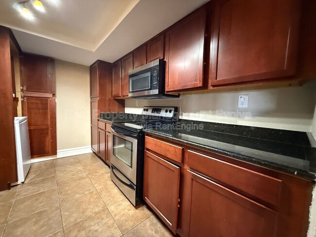 Photo - 3825 E Camelback Rd Unidad 288