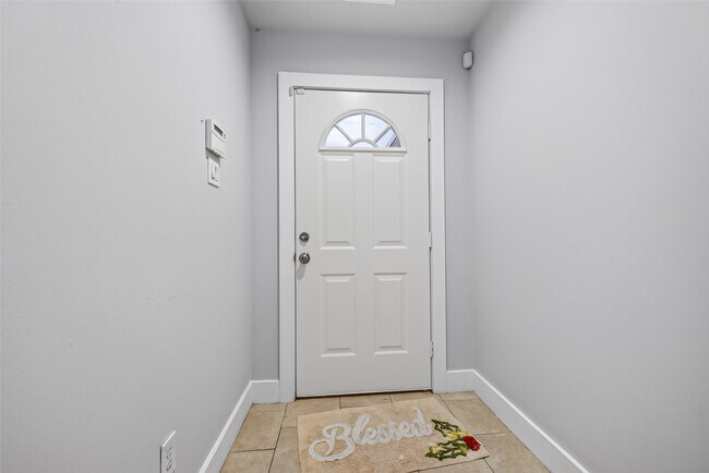 Photo - 5941 S Loop E Unit 503