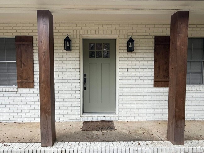 Photo - 2033 Doomar Dr