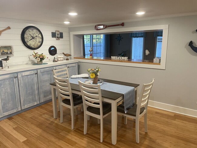 Photo - 9470 Horseshoe Island Rd