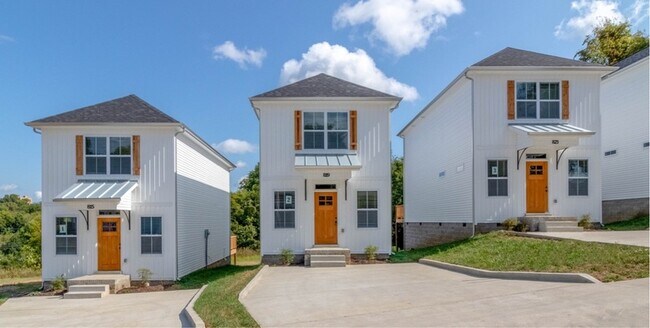 Photo - 827 Charlotte St