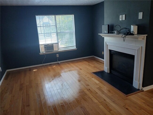 2023 Sitser Ln