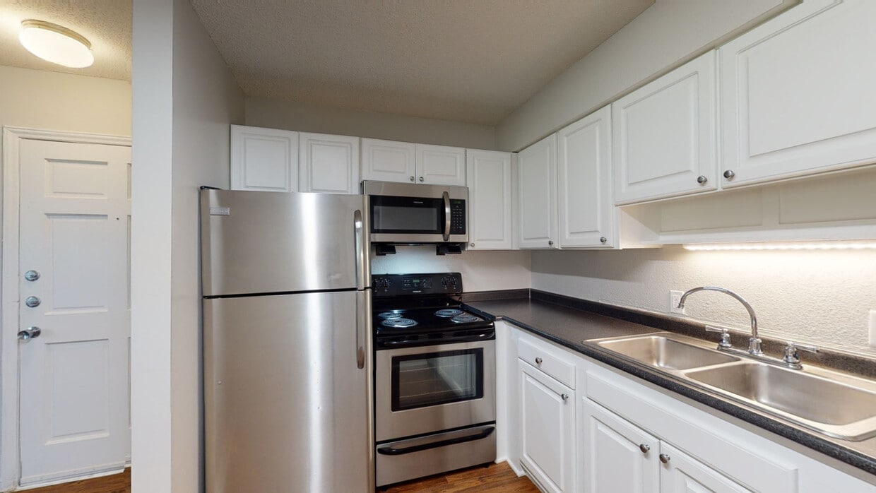Photo - Kingswood - Students save up to 10%! Apartments