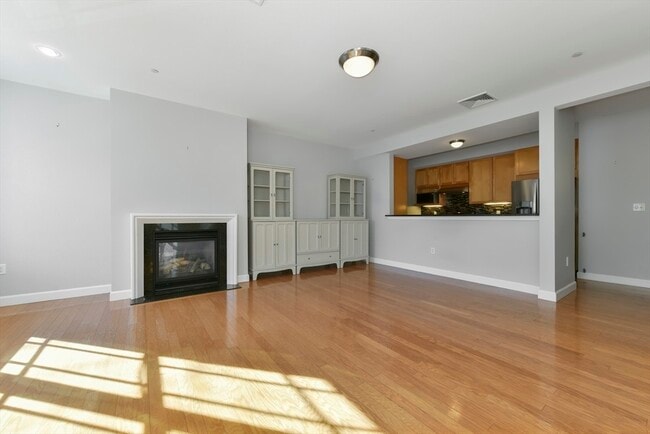 Building Photo - 185 High St Unit 103