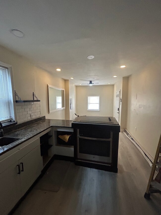 Photo - 210 W 5th St Unit apt 1a