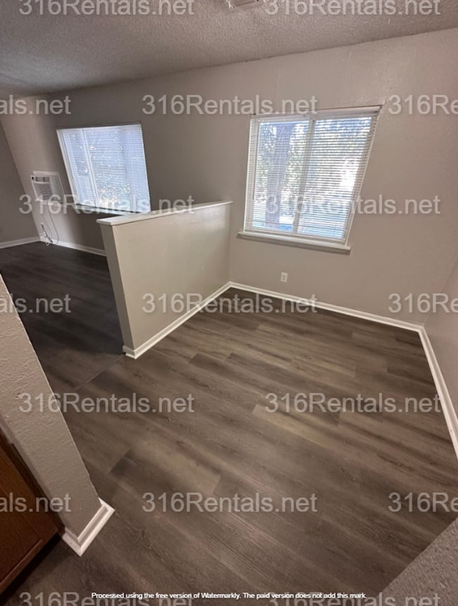 Photo - $745 - COMING SOON! Accepting SECTION 8/ Housing Voucher 3 bedroom / 1 bathroom - Remodeled Apart... Unidad 1524-203