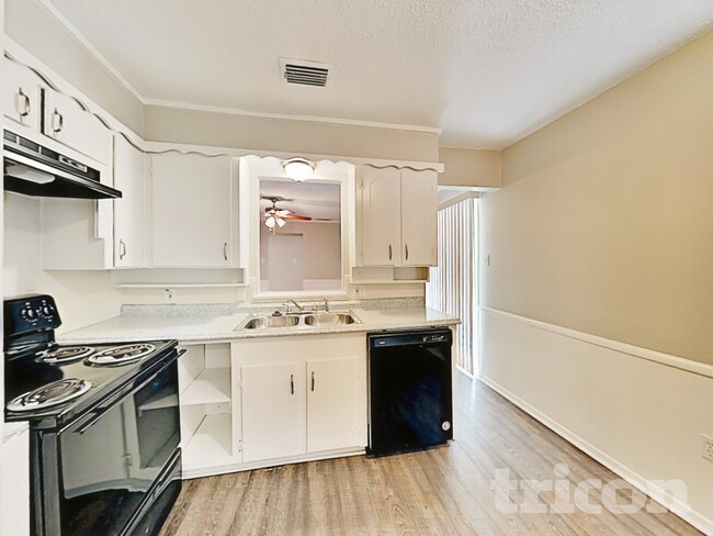 Photo - 429 W Ferndale Ln