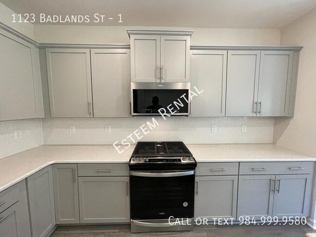 Photo - 1123 Badlands St