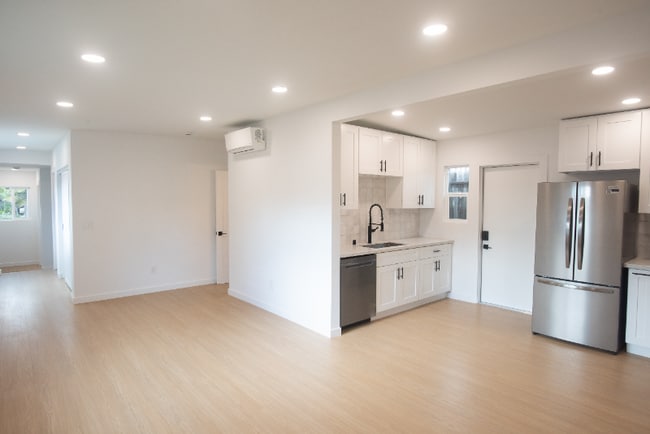 Photo - 4520 Orten St