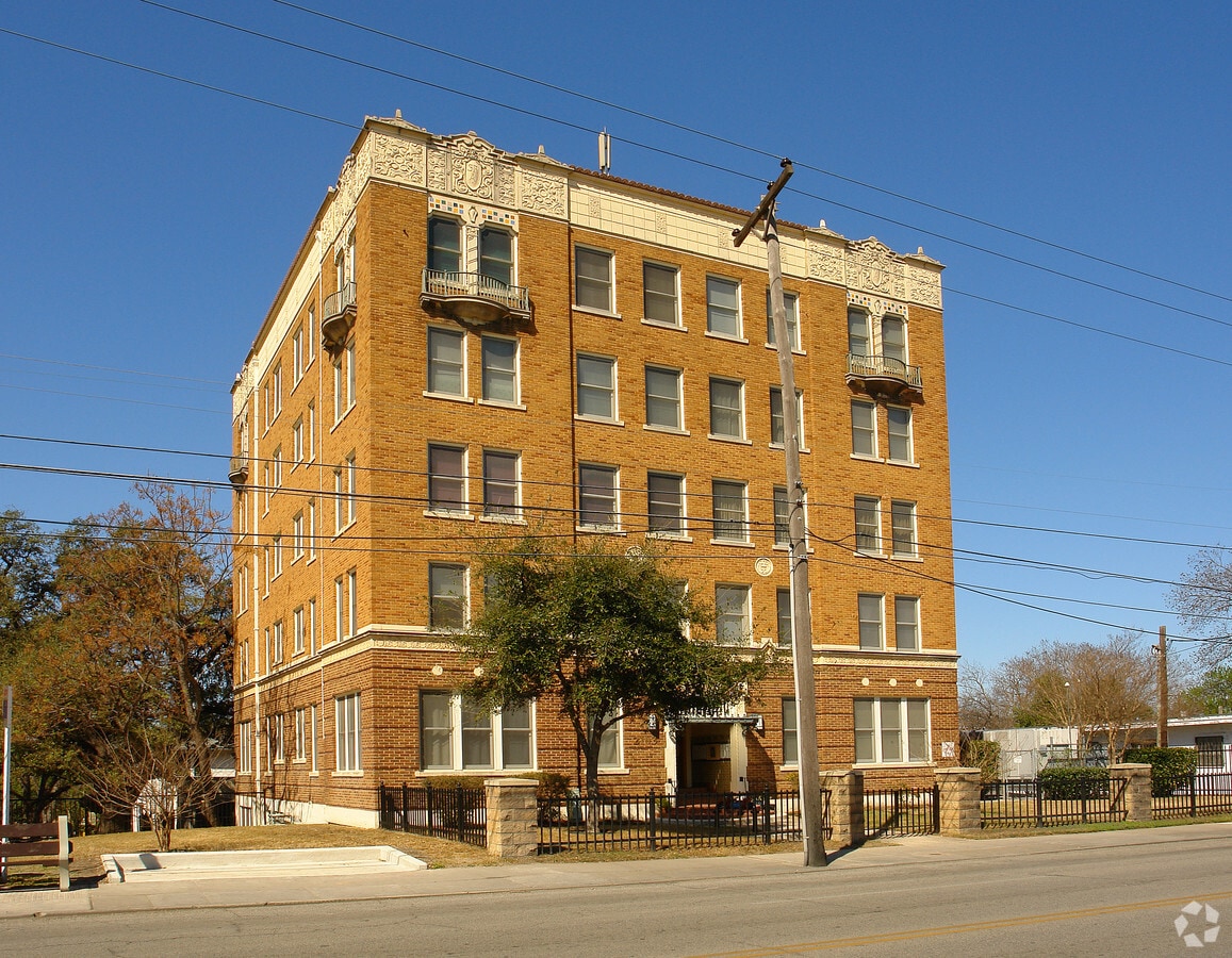 Photo - San Pedro Arms Apartments