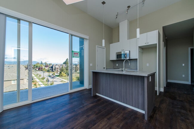 Building Photo - 44565-44565 Vandell Dr