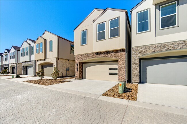 Photo - 2920 El Fenice Ln