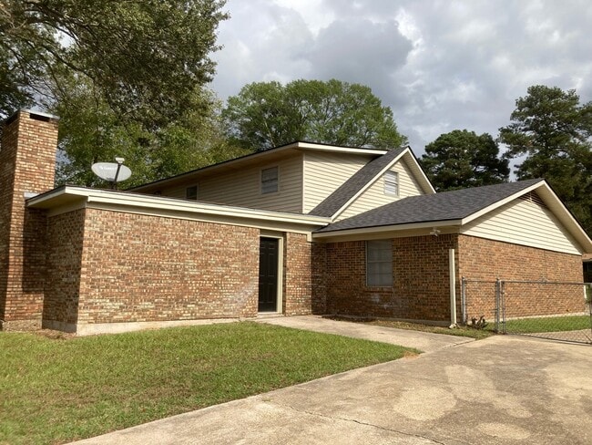 Photo - 9260 Blom Blvd