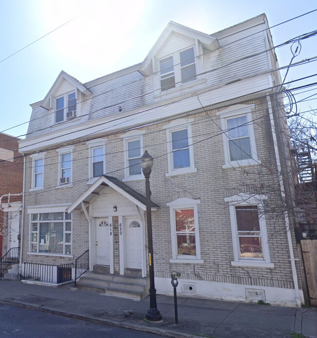 Building Photo - 620 W Chew St Unit 1F Rental