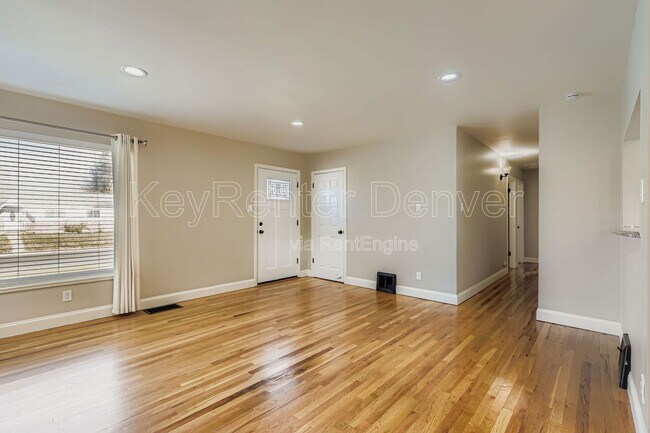 Photo - 4350 E Utah Pl