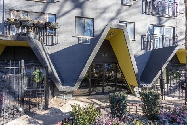 Photo - 5410 N Winthrop Ave