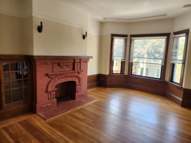 Livingroom - 754 8th Ave House Unit 754