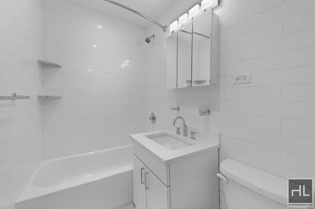 Photo - WEST 55 STREET Unidad 7B