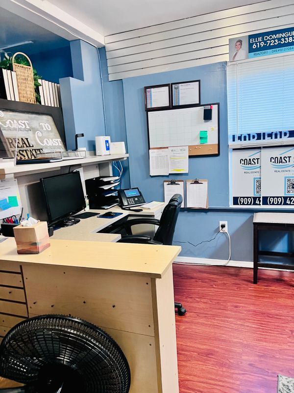 Photo - 595 N La Cadena Dr House