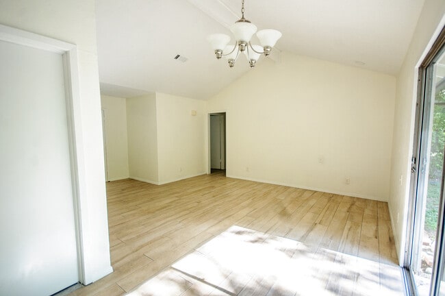 Building Photo - 6208 Glen Meadow Dr Rental