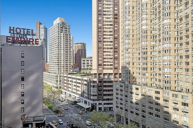 Photo - 62 W 62nd St Unidad 14C