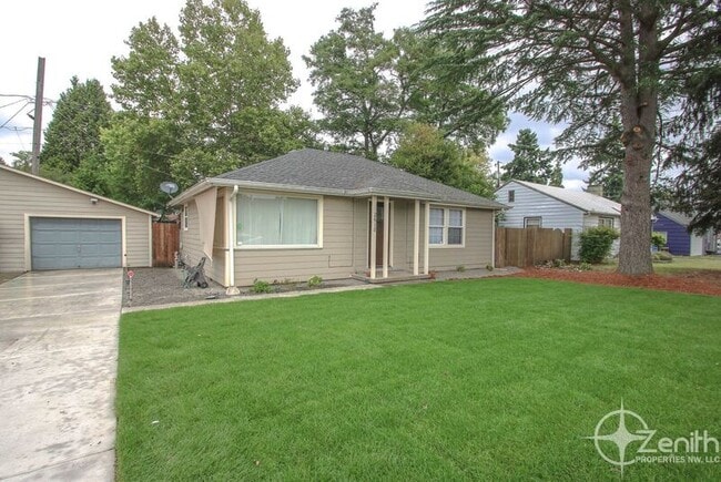 Photo - 2618 E 26th St