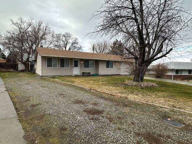 Photo - Beautiful 3 Bedroom, 2 Bath Home with One-Car Garage & Storage Shed in Kennewick