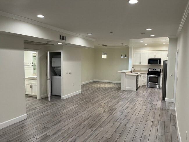 Photo - 14915 Roscoe Blvd Unit 107