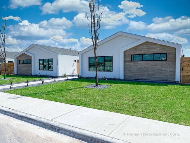 Building Photo - 2709 Woodpecker Rd Unit 1 Rental