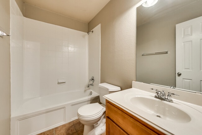 Building Photo - 2004 Zavala Dr