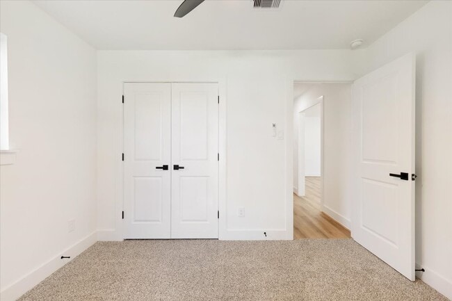 Building Photo - 9603 Emnora Ln