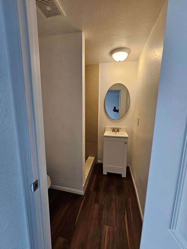 Photo - 148 W 14th St Unit 2